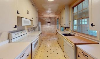 808 W South St, Ahoskie, NC 27910