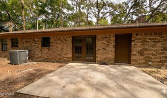 6 Oakwood Dr, Beaufort, SC 29907
