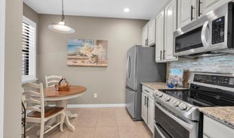 335 SENECA FALLS Dr, Apollo Beach, FL 33572