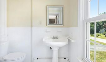 111 Juniper Dr, North Kingstown, RI 02852