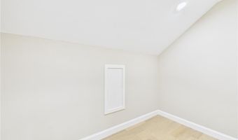 44 Middle St, North Kingstown, RI 02852