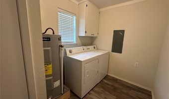 910 Chestnut St, Hico, TX 76457