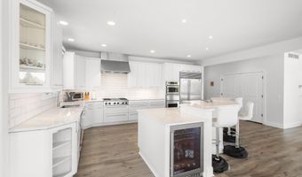 5636 Meadow Ln, Ann Arbor, MI 48105