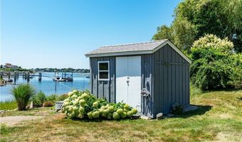 56 Marine Dr, Narragansett, RI 02882