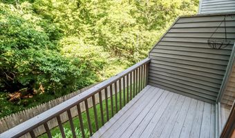 22 Ledgewood Dr 22, Brookfield, CT 06804