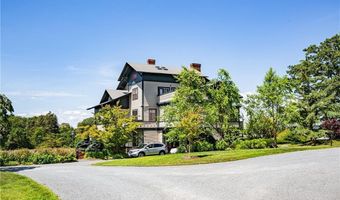 35 Chastellux Ave I, Newport, RI 02840