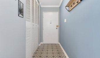 10607 MONTROSE Ave M-202, Bethesda, MD 20814