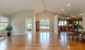3 Sweet Corn Dr, Cranston, RI 02921