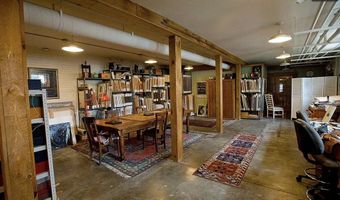30 Bradford St, Bristol, RI 02809