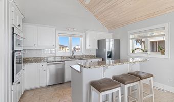 107 Ocean Ridge Dr, Atlantic Beach, NC 28512