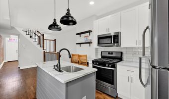 2 W BARNEY St, Baltimore, MD 21230