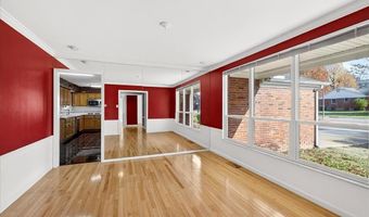 501 Nottingham Dr, Ballwin, MO 63011