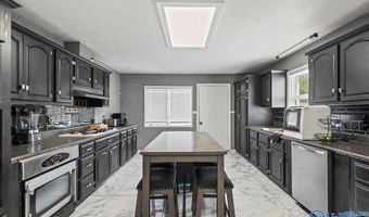 413 Peach Ave, Albertville, AL 35950