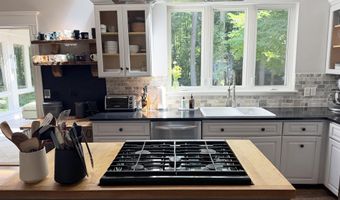 54 Muirfield Rd, Burlington, VT 05408