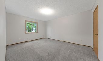 5214 148th St W, Apple Valley, MN 55124
