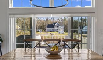 173 Tamrox Dr, Arundel, ME 04046