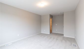 30 Essex Woods Ln B, Amherst, NY 14228
