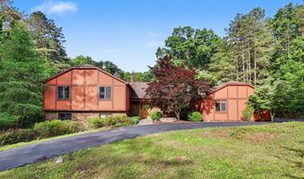8735 Glen Nevis Rd NE, Ada, MI 49301