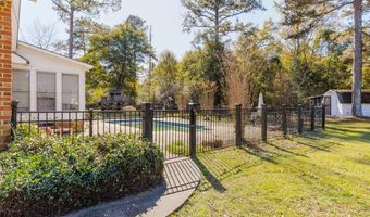 208 Edgewood Dr, Americus, GA 31709