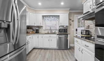 75 Linda Dr, Bridgeport, CT 06606