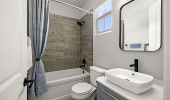 1915 Hazel Nut Ct, Agoura Hills, CA 91301