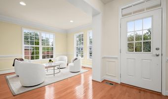 6005 ROOSEVELT St, Bethesda, MD 20817