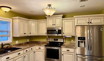 57 Brandon St, Baxley, GA 31513