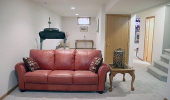 729 S 16th St, Bismarck, ND 58504