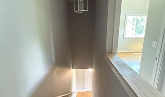 1 Freeport Ln, Asheville, NC 28806