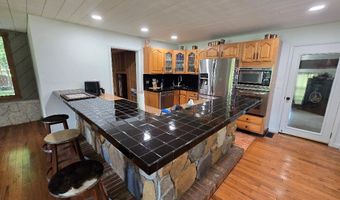 889 Old Grandview Rd, Beaver, WV 25813