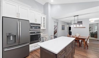 1008 Westrun Dr, Ballwin, MO 63021