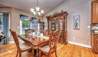 61 Pondview Cir 61, Beacon Falls, CT 06403