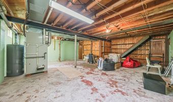 357 Maplewood Dr, Alliance, OH 44601