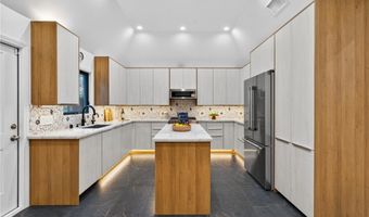 7576 McGroarty Terrace -7582, Los Angeles, CA 91042