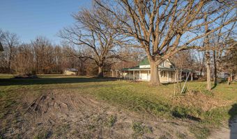 13 W Dade 22, Arcola, MO 65603