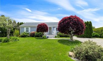 35 Willow Ave, Narragansett, RI 02882