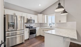 2405 3rd Ave SE, Altoona, IA 50009