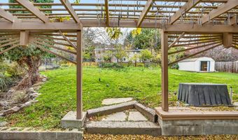 527 Chestnut St, Ashland, OR 97520