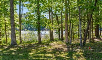 519 Country Club Dr W, Arapahoe, NC 28510