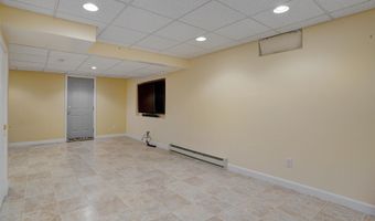 16 Summit Rd, Bedford, NH 03110