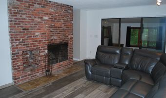 43 Camelot Dr, Bedford, NH 03110