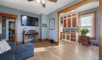 207 N Davis St, Anamosa, IA 52205
