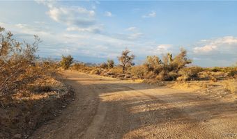 2204 S Six Shooter Rd, Yucca, AZ 86438