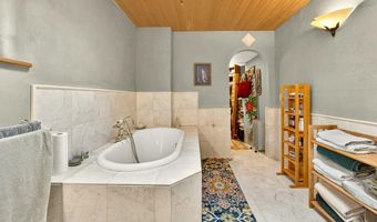 2026 Ashland Mine Rd, Ashland, OR 97520