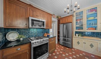 168 Castle Blvd, Akron, OH 44313