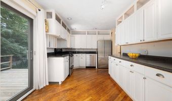 930 N Main Rd, Jamestown, RI 02835