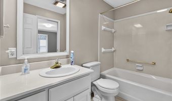 6 Teresa Dr, Bella Vista, AR 72715
