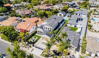 16711 Moorpark St, Encino, CA 91436