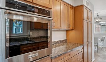 8217 CINDY Ln, Bethesda, MD 20817