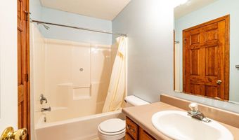306 Rathert Ct, Auburn, IN 46706